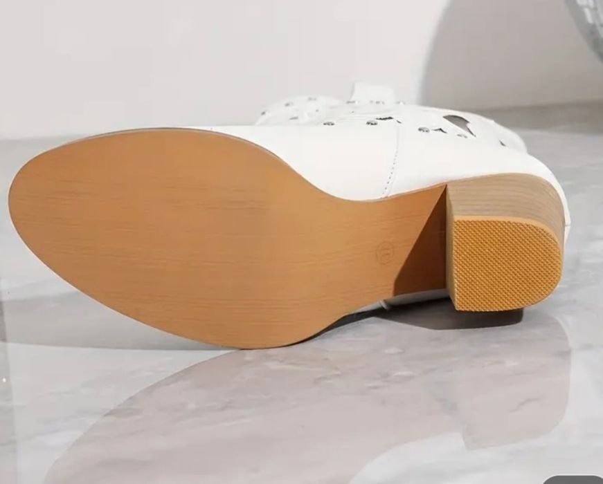 Ботуши дамски бели,летни,кожени каубойски.Дамски обувки.Маратонки