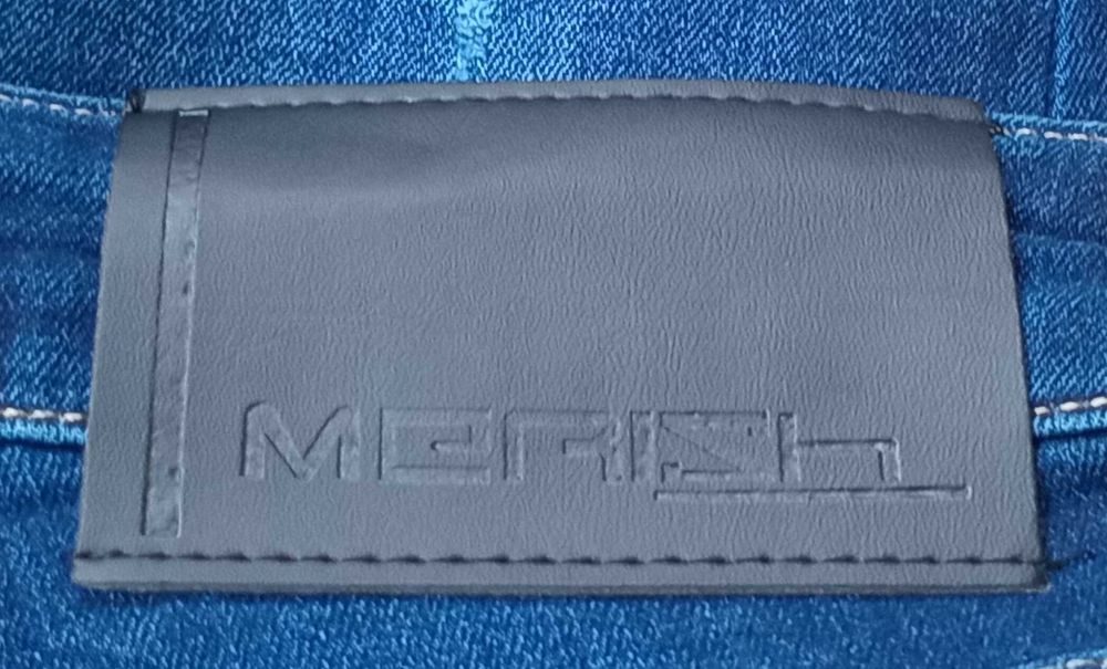 Blugi     Merish