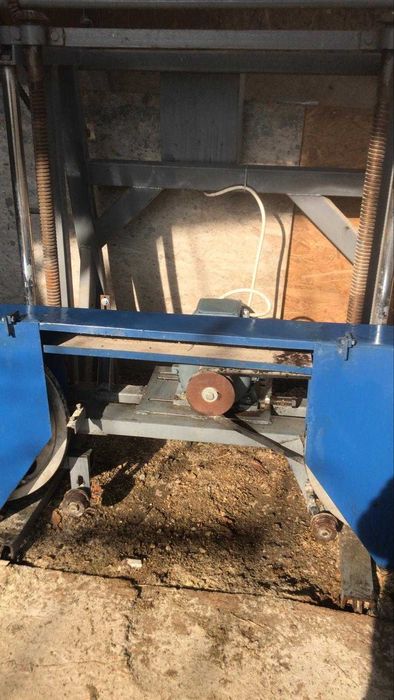 Gater cu dispozitiv ascutire panze