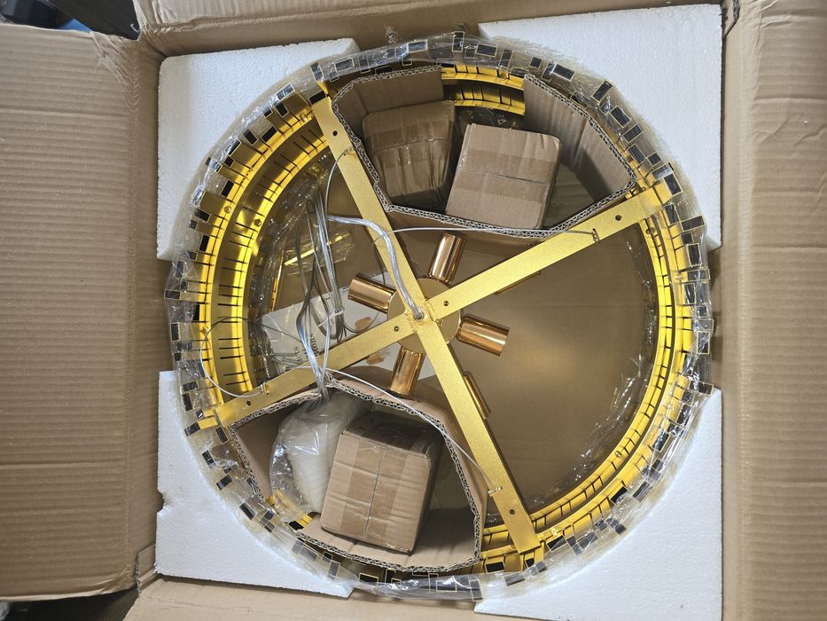 Златист полилеи с Висящи кристали