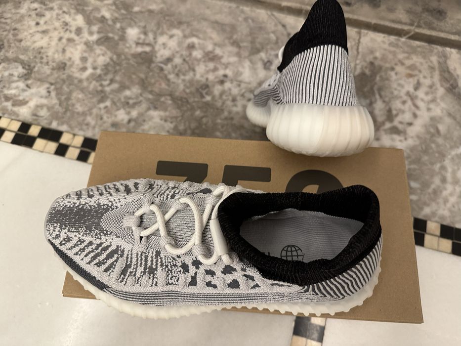 Adidas yezezy boost 350 noi cu factura  .. garantie 30 zi