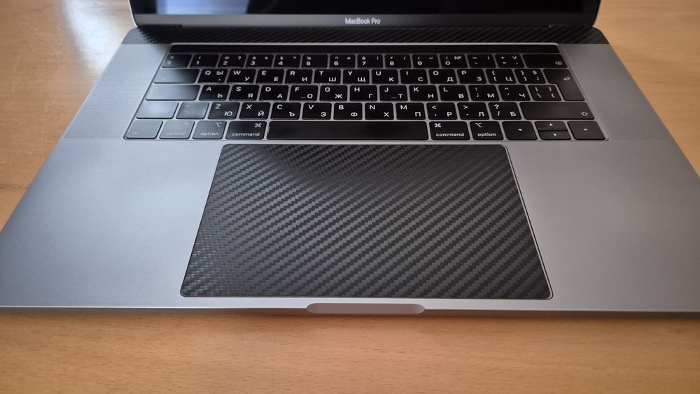 Apple MacBook Pro A1990