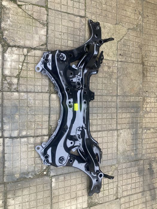 Преден мост за тойота авенсис Т27/Toyota avensis T27 09-14г