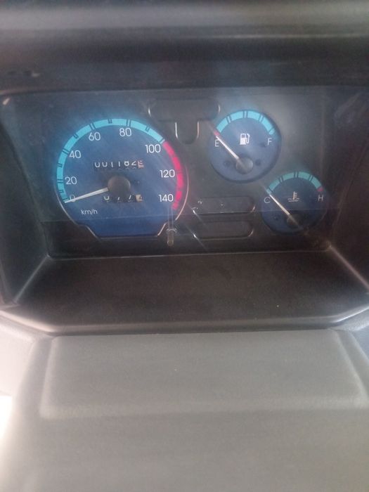 Damas srochni sotiladi