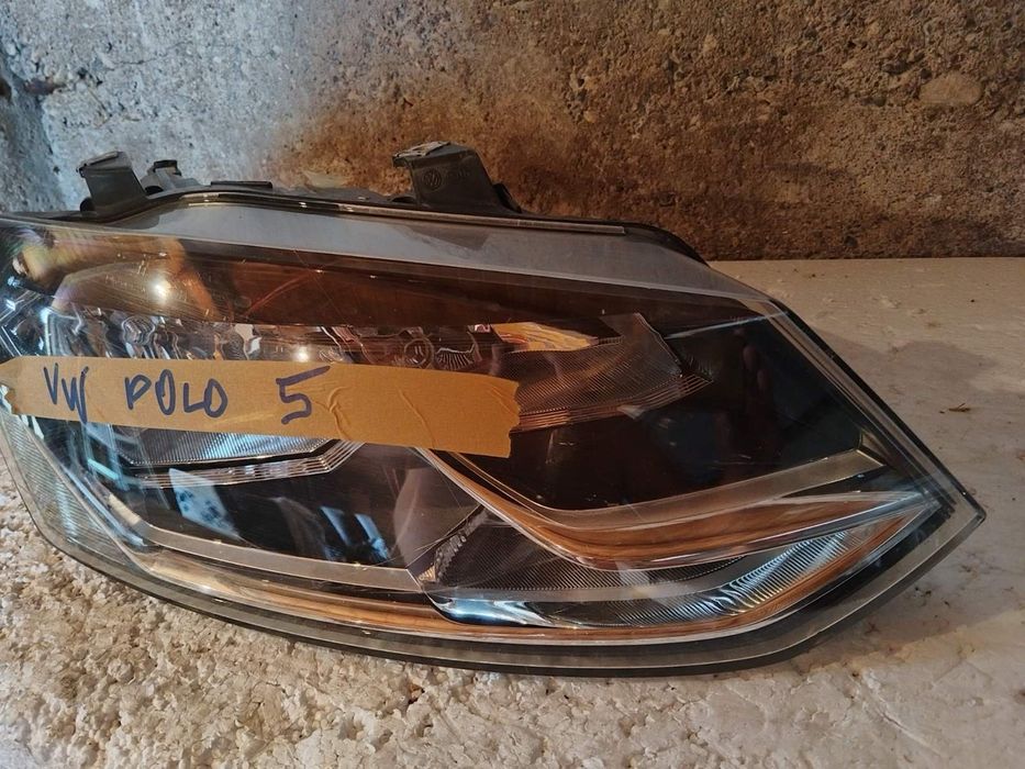 Оригинален фар за vw polo 5