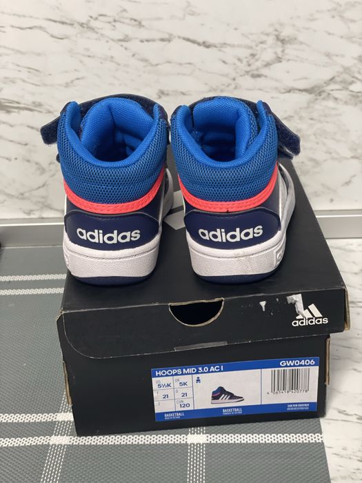 Детски кецове Адидас !