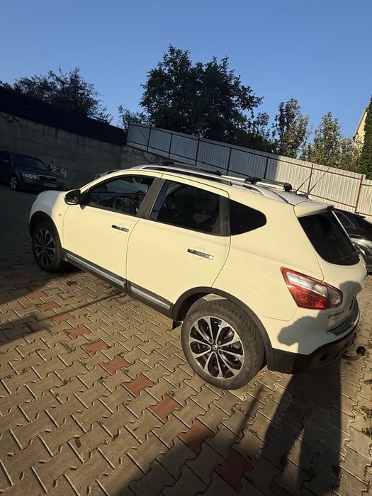 nissan qashqai 2011