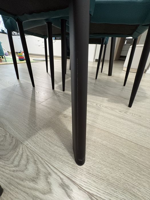 Masa si 4 scaune Mobexpert