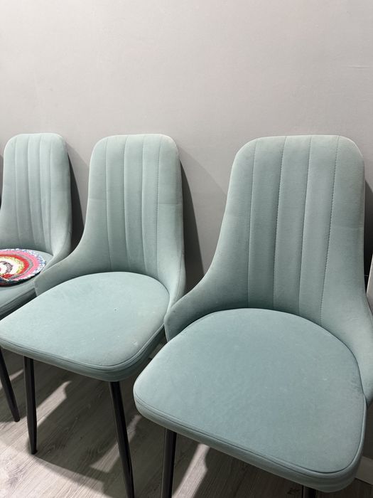 Продам стол и стулья