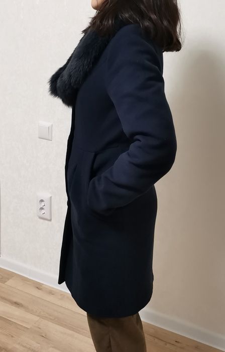 Пальто зимнее с воротником