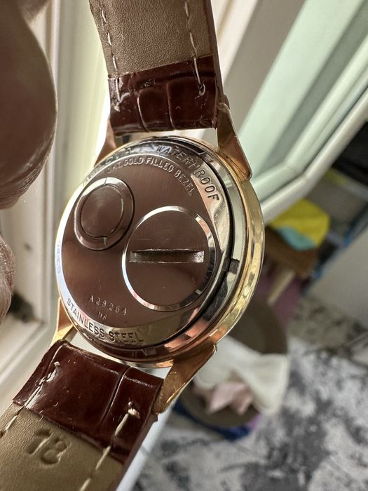 Часы Bulova Accutron
