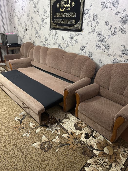 Продам диван с кресломи