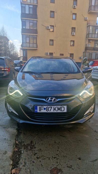 Vând hyundai I40