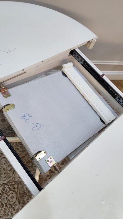 Продам кухонный стол