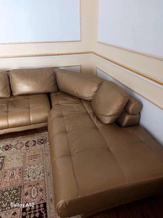 Кожанный угловой диван