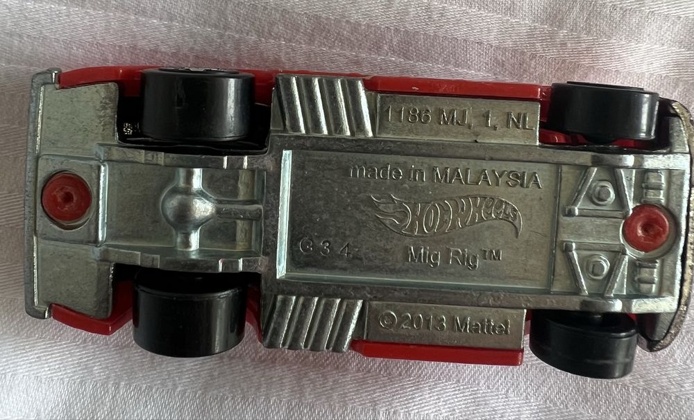 Masinuta Hot Wheels Mig pig