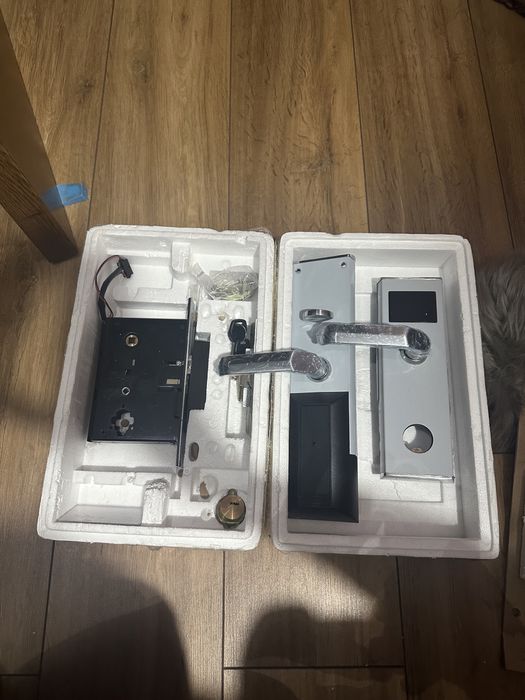 Yala , broasca , cu card si cheie noua