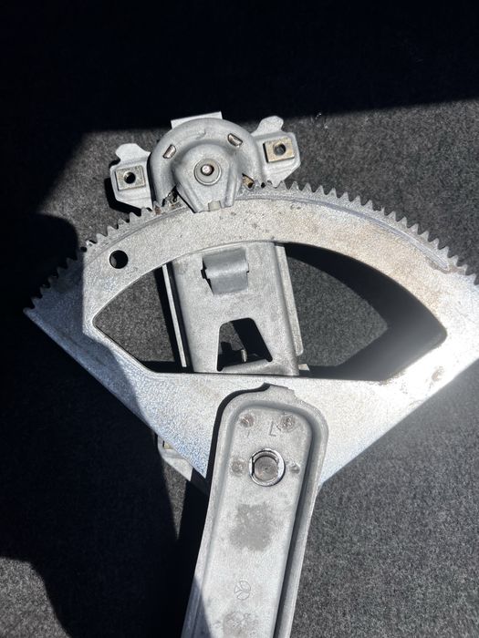 Стеклоподёмники на 190 механич