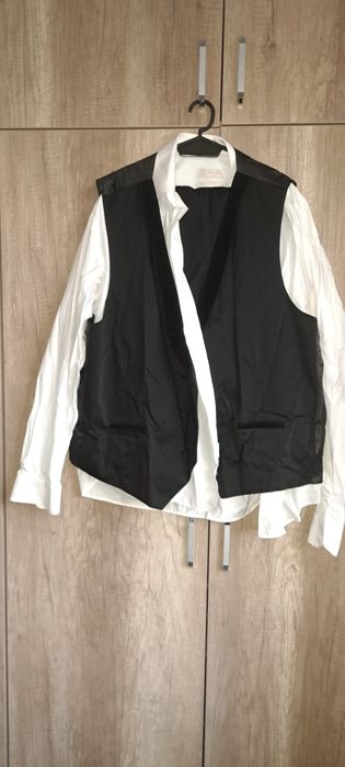 Черен мъжки костюм