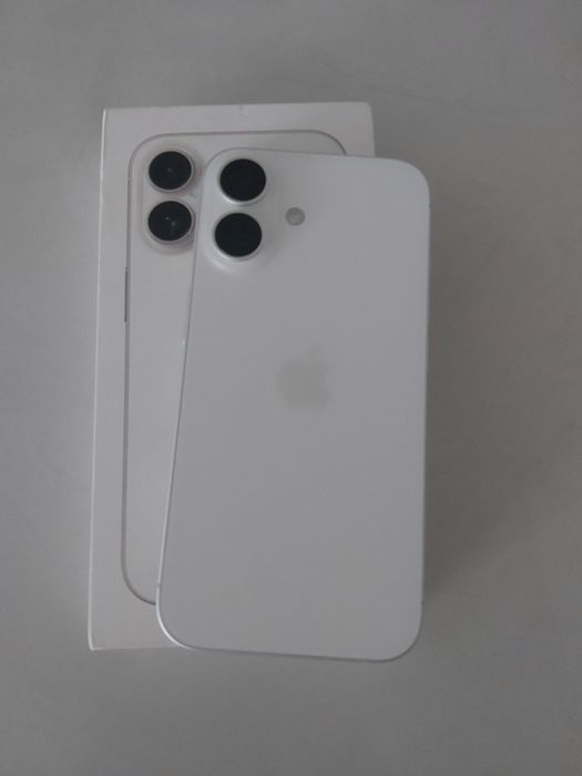 Продам IPhone 16