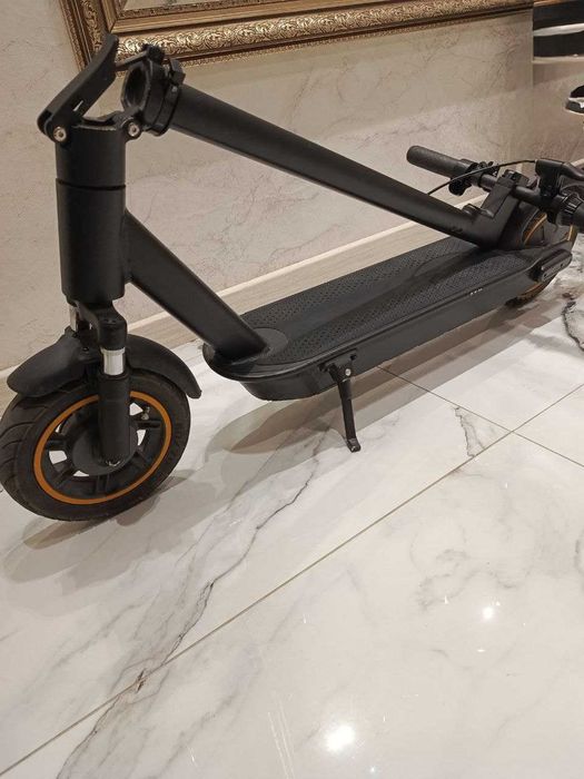 Электросамокат Еlektro-Scooter