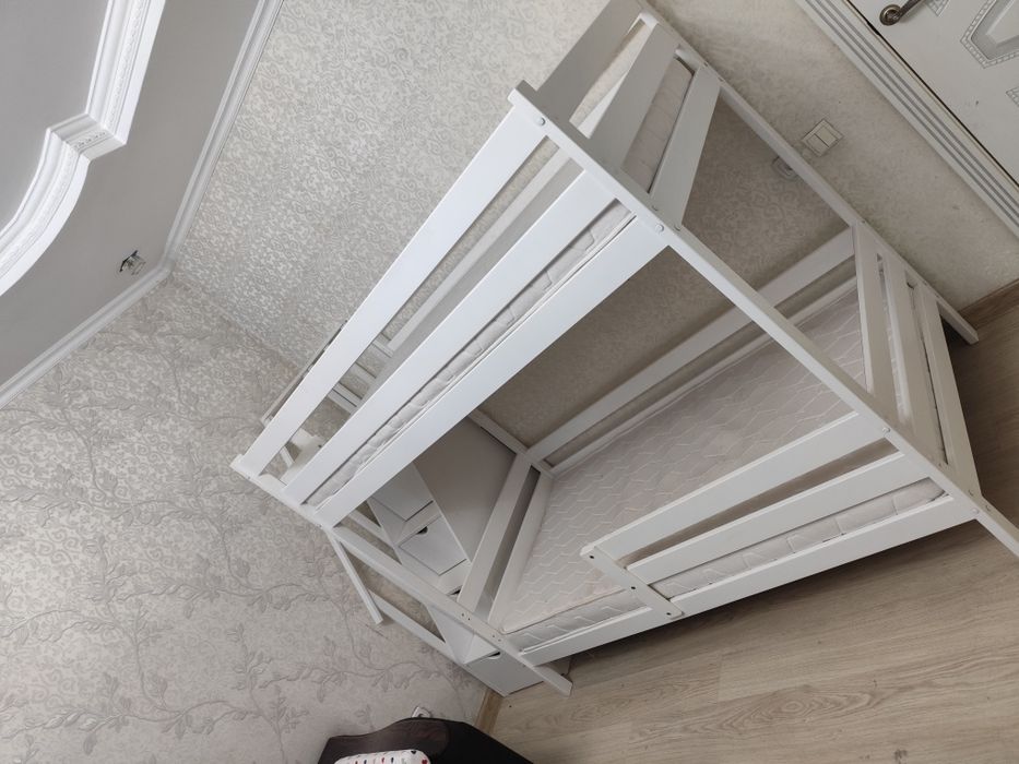 Продам двух яростную кровать