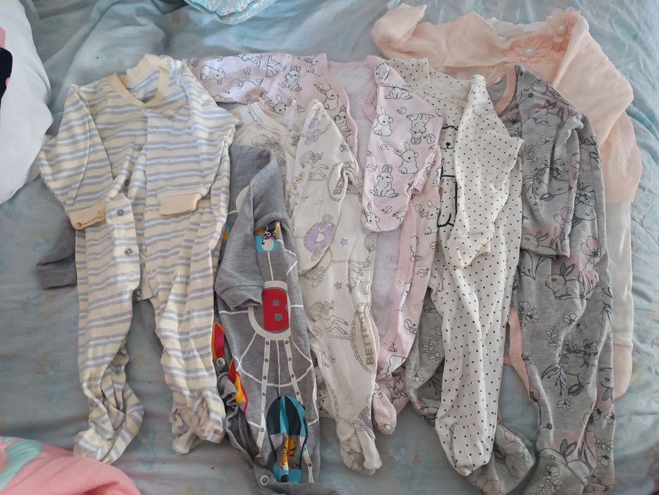 Детские вещи для девочки до 1 года