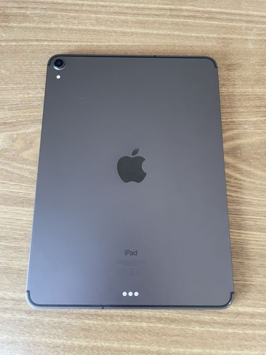 Ipad Pro 11” 256GB (Gen. 1 2019) în stare foarte bunǎ
