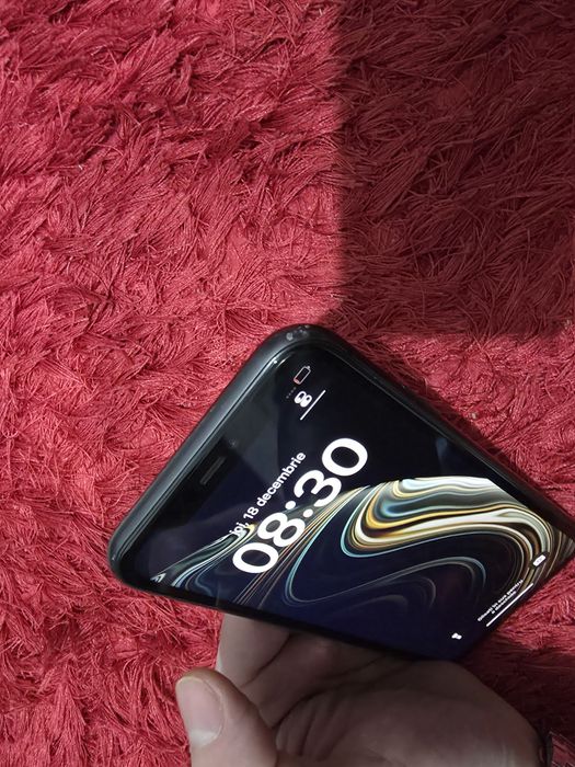 -Iphone 11, Black, 128Gb, 4Ram, Bat 100%, stare foarte buna-semne usoa