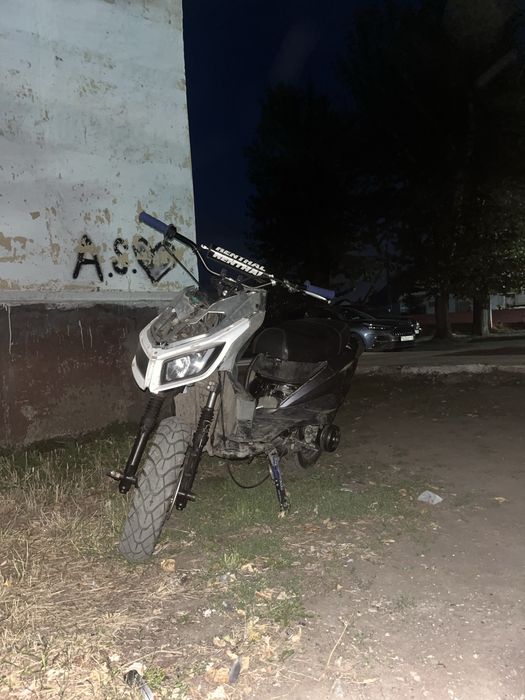 Продам м8 скутер