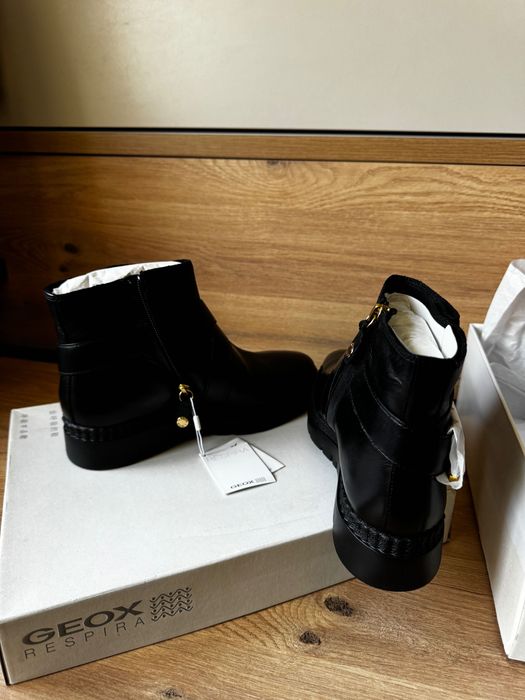 Ghete piele naturală veritabila Geox originale noi