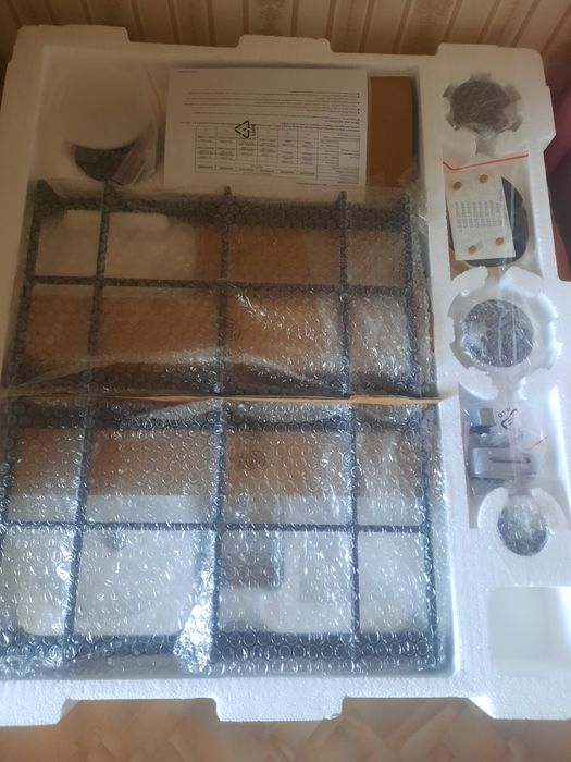 Продам встраемую газовую плиту