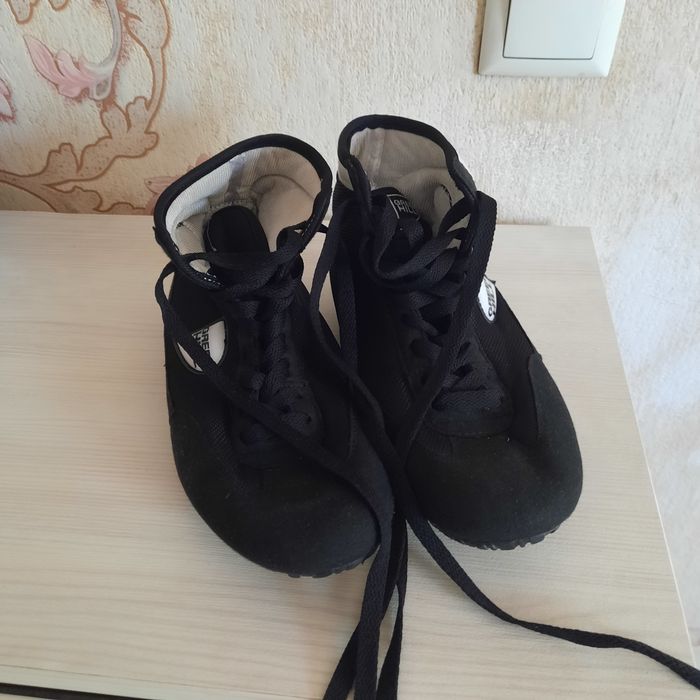 Продам борцовки б/у в отличном состоянии