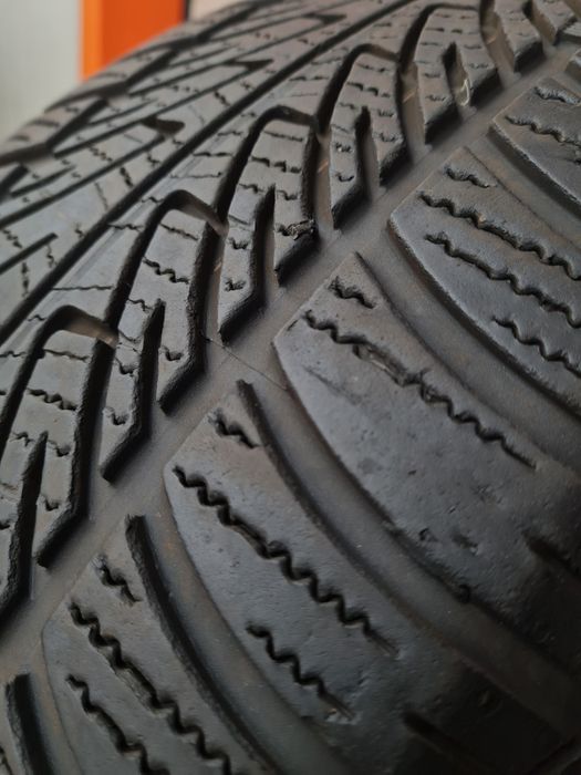 Зимни гуми 2 броя за Джип GOODYEAR  UltraGrip8 255 60 R18 дот 0422