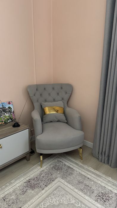 Продам кресло с подушкой