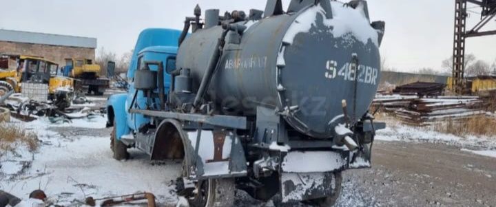 ЗИЛ 1990 г, состояние аварийное.