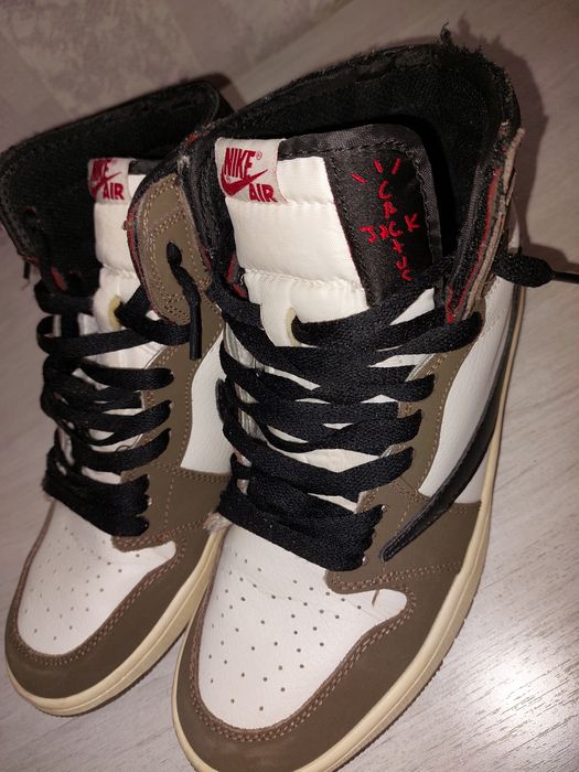 Продам кроссовки 27, 5 по стельке