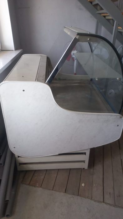 Продам ветриный холодильник