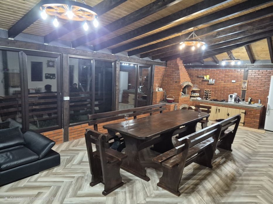 Inchiriez cabana