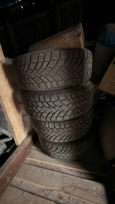 Продам шину с дисками Р17
