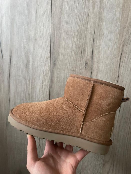 38 UGG cizma de piele