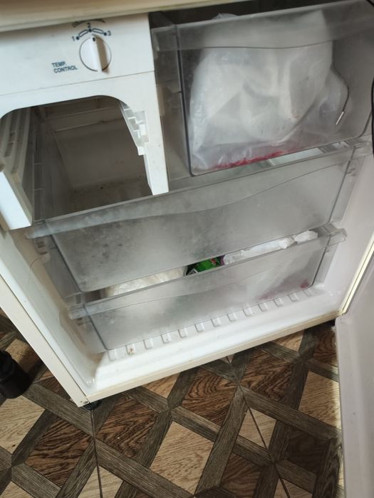 Продам холодильник бу Panasonic