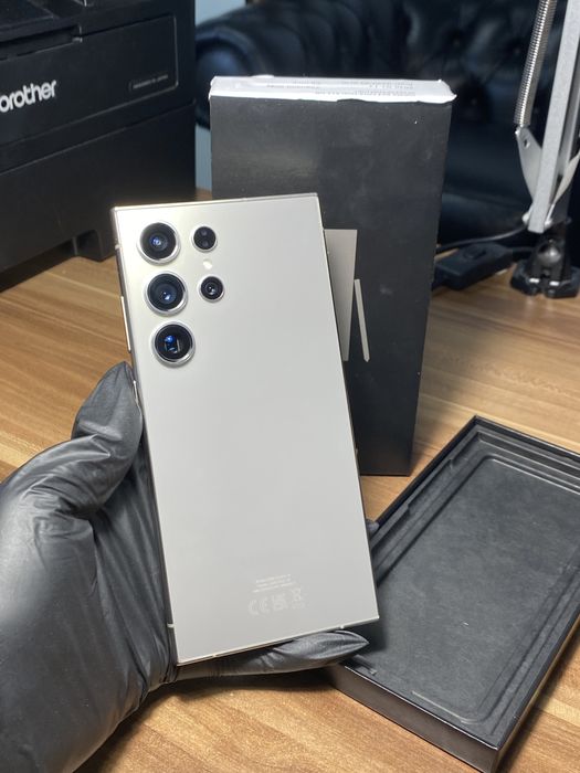 Samsung Galaxy s24 ultra • 512 GB • Titanium Gray