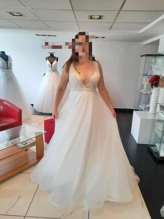 Rochie de mireasa si voal