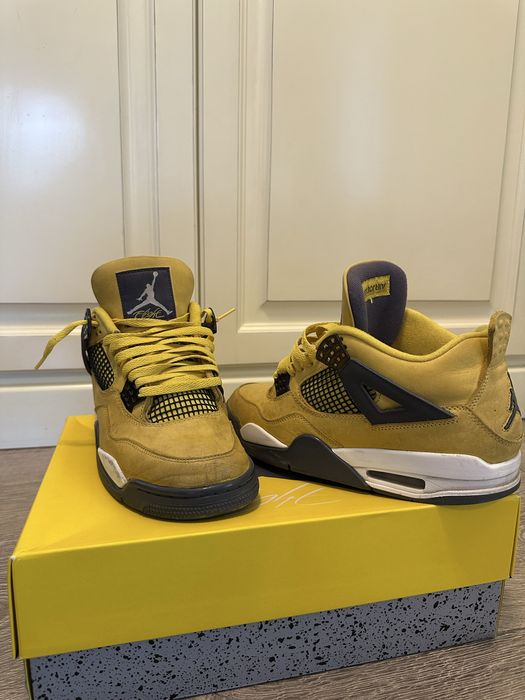 Air Jordan 4 Retro Lightning