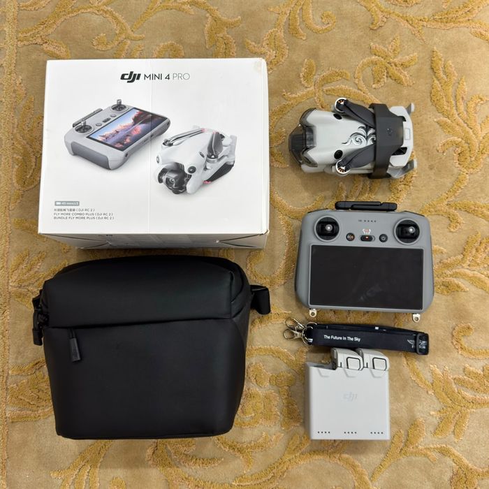 DJI Mini 4 Pro Fly More Combo