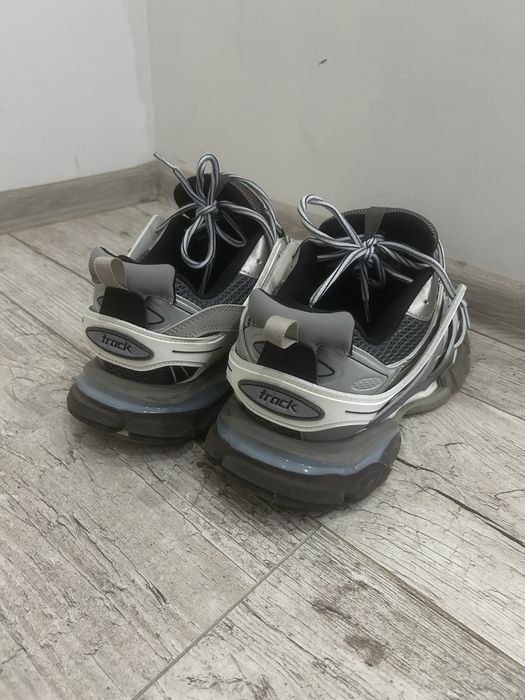 Balenciaga track runner gray