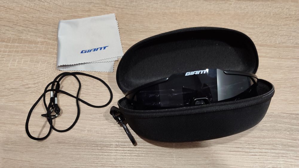 Ochelari soare Giant, noi.