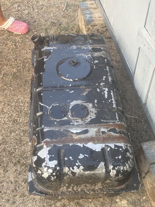 большой бак.