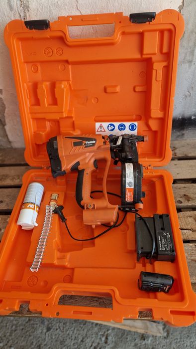 Pistol puscat cuie Paslode